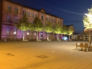 Lampertheimer Schillerplatz am frühen Morgen, aufgenommen mit Nightcap