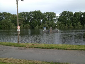 Zwischen dem Grünstreifen und dem Anleger war eigentlich mal ein Parkplatz
