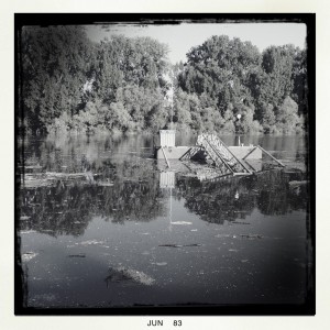 Hochwasser auf dem Biedensand in Lampertheim. Aufgenommen mit der Hipstamatic am 07.06.2013