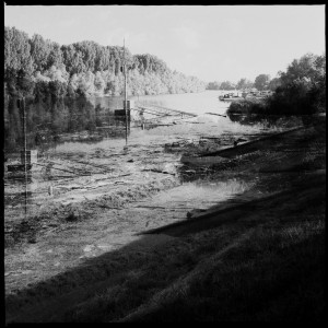 Hochwasser auf dem Biedensand in Lampertheim. Aufgenommen mit der Hipstamatic am 07.06.2013